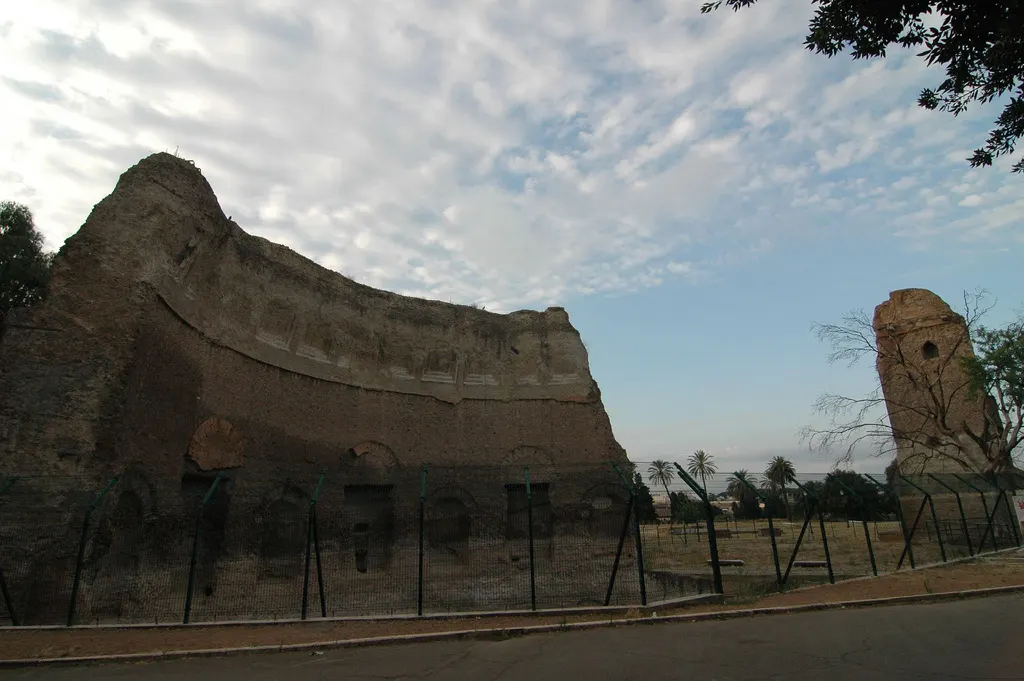 The brick remains of the exedra at Trajan’s Baths, viewed from outside